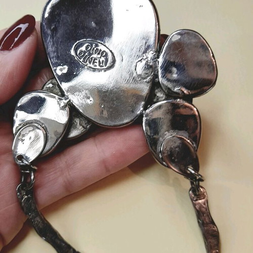 Statement necklace Dino Dinel new with articulated Pebbles motif