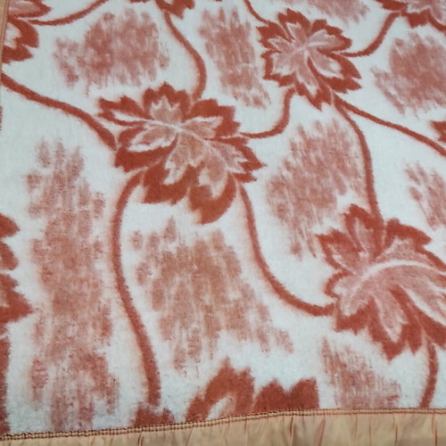 Double-sided blanket, cinnamon color, all-wool, size 220x190, like new