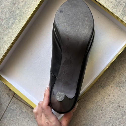 Tulipano black pumps size 40, slightly used
