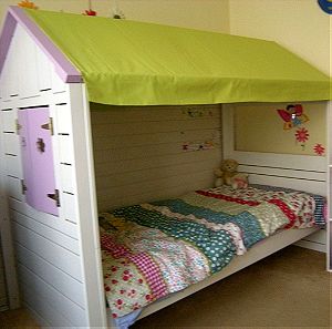 Παιδικό κρεβάτι, ξύλινο (κατασκευασμένο στην Γαλλία) με υφασμάτινη οροφή.