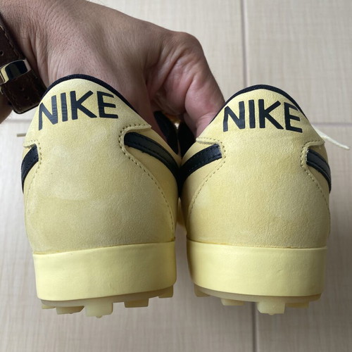 Nike sneakers new, size 42.5, yellow