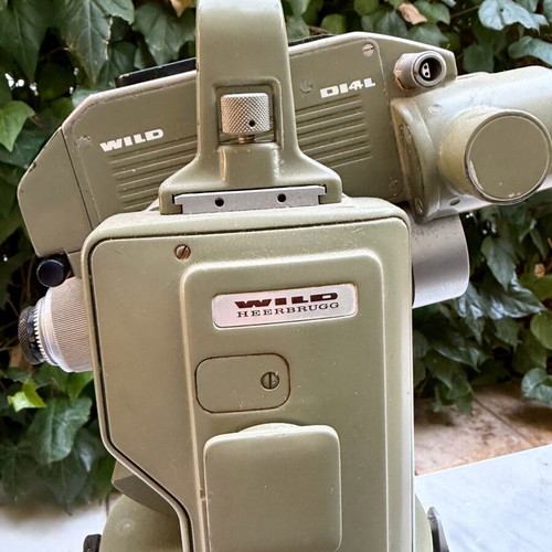 Wild T16 Theodolite used with DI4L accessory collectible