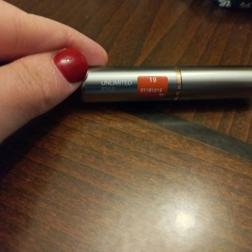 Kiko Unlimited Stylo No.19 used, matte shade