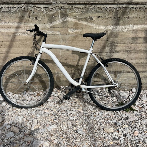 Bicycles used, men's and women's, city type, 26 inch, white