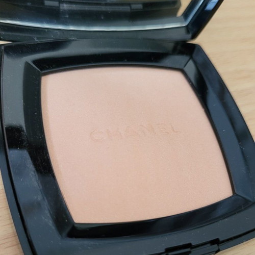 Chanel Poudre Universelle Compacte new, shade 120 Rose Merveille