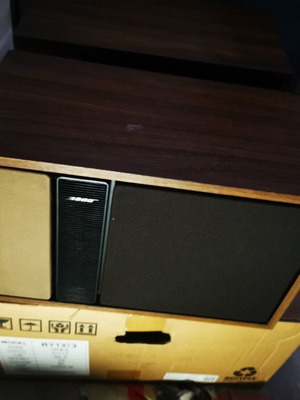 Bose 301ii speaker like new, bookshelf