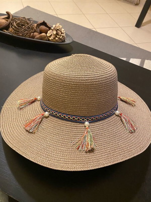 Hat like new, multicolored, size S