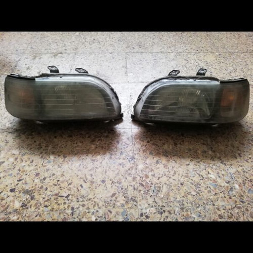 Front headlights for Honda Civic Fastback 1996 used, right damaged