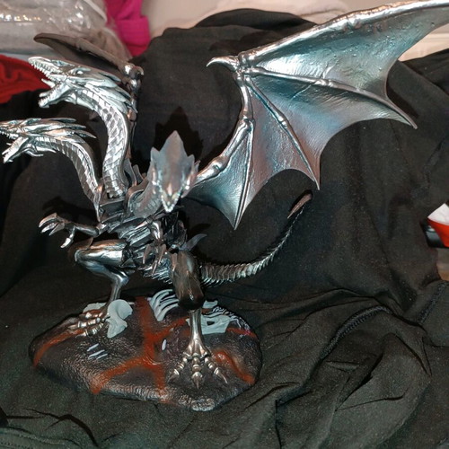 Yu-Gi-Oh figure Blue-Eyes ultimate White Dragon 25 cm like new