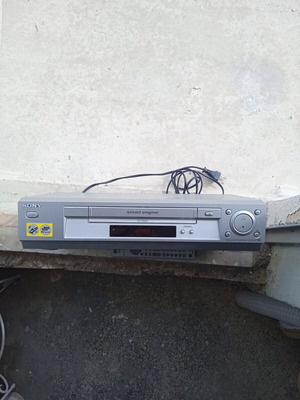 Sony video recorder model SLV - SE630E like new