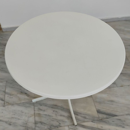 Folding table polypropylene with iron base, like new, 92 cm diameter