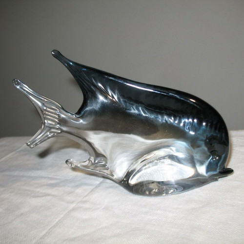 Glass decorative fish used with small tail chip