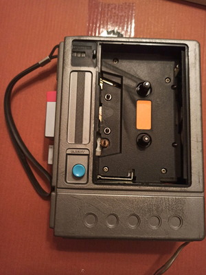 TU-505 cassette player vintage not working, needs repair