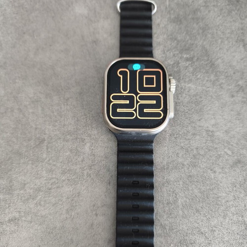 Smart watch used, excellent condition, fully functional with cable