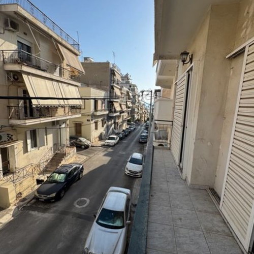 Διαμέρισμα στον Πειραιά Χατζηκυριάκειο 65 τ.μ. 2 υπνοδωμάτια 1ος όροφος με βεράντα