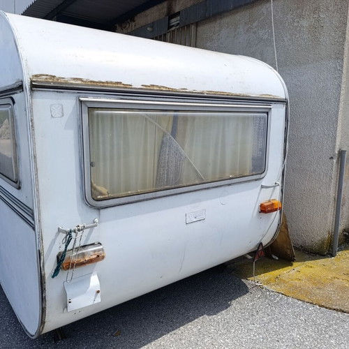 Caravan used, needs repair without license