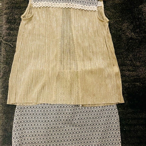 Innocent set top and skirt like new, beige and gold