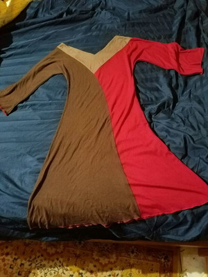 Dress with 3/4 bell sleeve like new, brown and red, size M