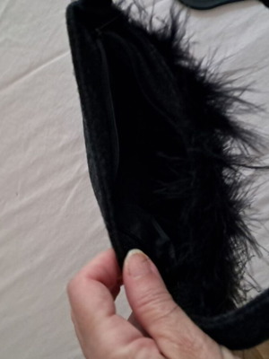 Fabric small handbag like new, wool felt with handle and closure, black