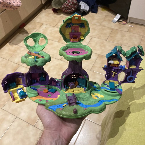 Polly Pocket Disney Winnie the Pooh 100 Acre Wood playset