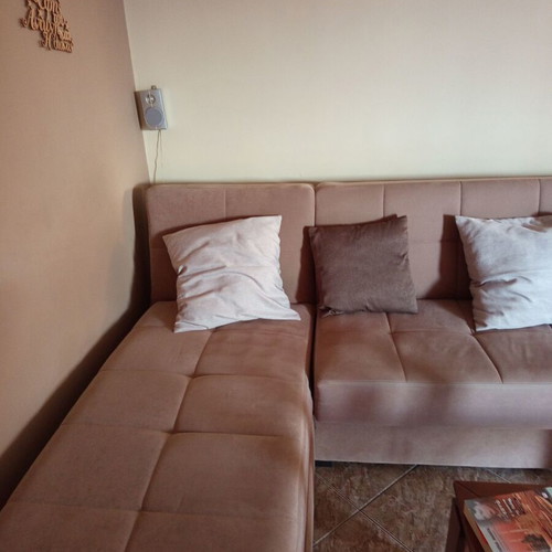 Living room furniture set like new with dining table