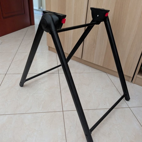 Coletto baby bassinet and egg stand