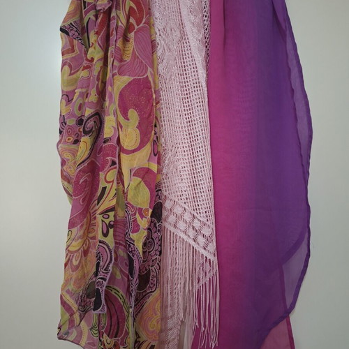 Pareo scarves like new, set of three colorful accessories
