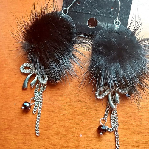 Earrings with black pom pom and rhinestones new