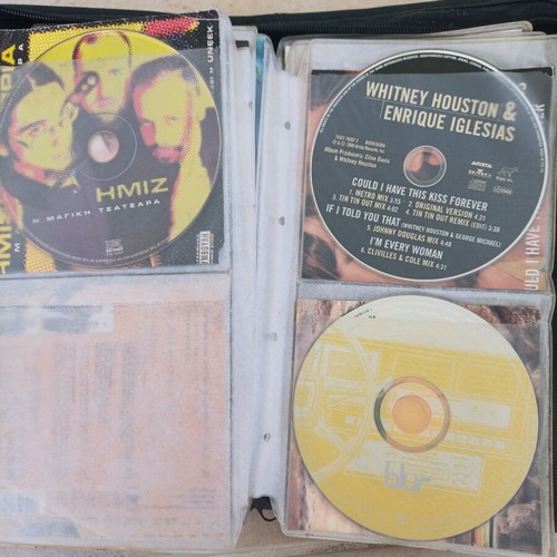 CD singles used, pack of 24 assorted