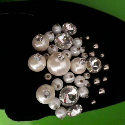 Flat shoes new black with pearls and rhinestones