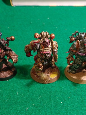 Warhammer 40K painted miniatures set 2, 5 various miniatures