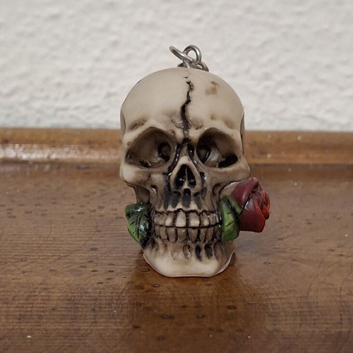 Aldor Giftware Ceramic Skull Keychain with Rose, Gothic