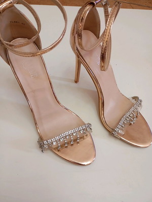 Gold sandals with strass like new, size 40