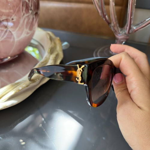 Yves Saint Laurent sunglasses like new, brown