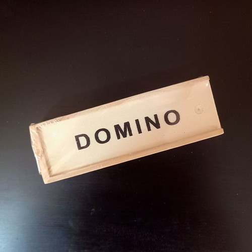 Classic Domino in Vintage Style sealed