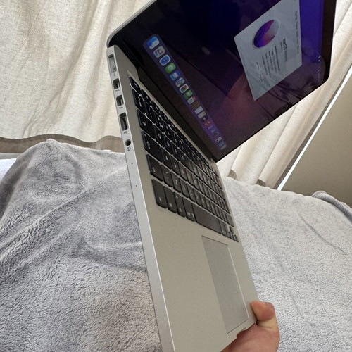 MacBook Pro Retina Display 13.3” Silver, 16GB RAM, 500GB SSD
