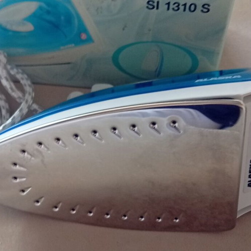 Alaska steam iron used, low wattage