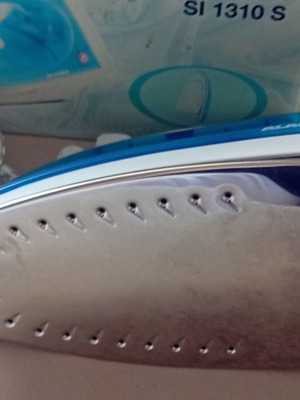 Alaska steam iron used, low wattage