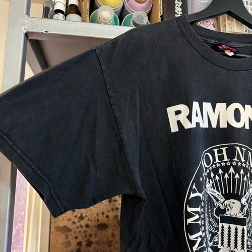 Ramones vintage Y2K merch tee shirt used, size L