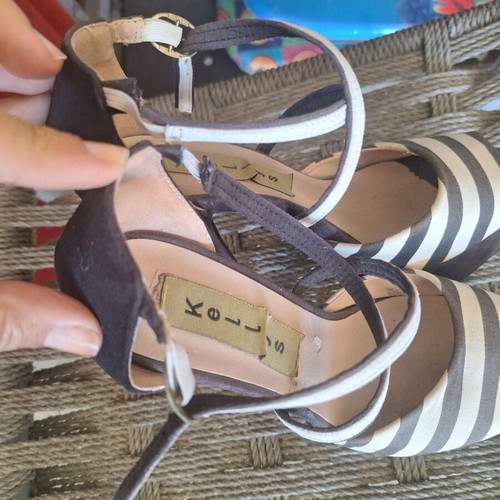 Kelly's pumps size 37 like new, black and white