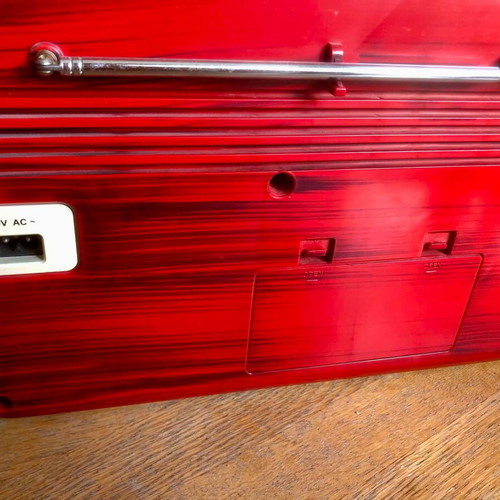 Akai i-Vintage radio like new, red wood effect