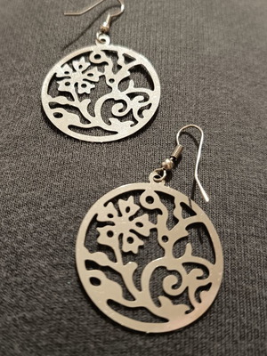 Silver circular earrings with flowers like new