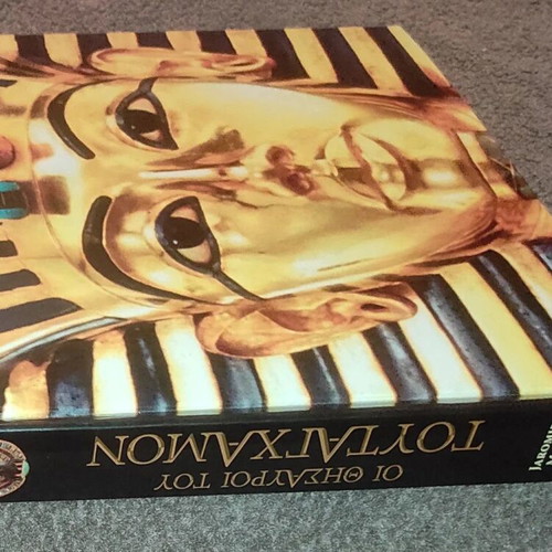 The Treasures of Tutankhamun book like new, Greek