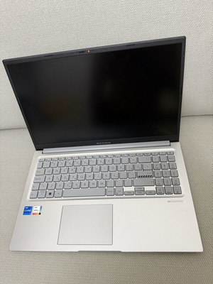 Asus Vivobook 15 laptop i5-1235U 16GB RAM 512GB SSD