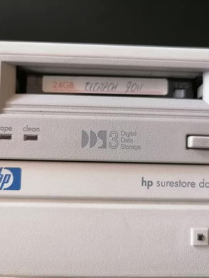 HP SURESTORE DAT 24 - носител за съхранение на касети за увеличаване на парите