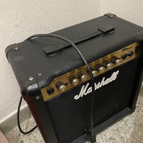 Marshall MG15GR guitar amplifier