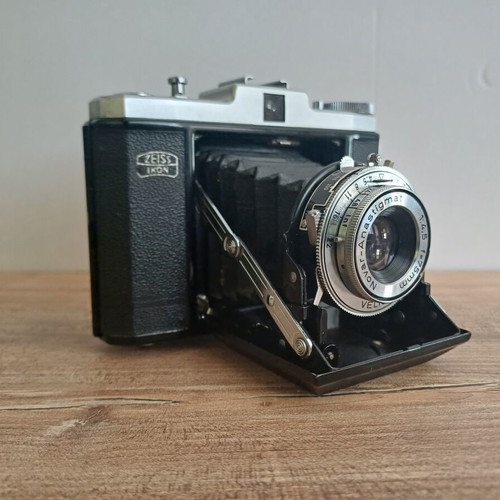 Zeiss Ikon Nettar 518/16 folding medium format camera used