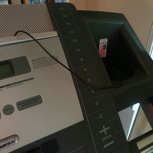 Nordic Track treadmill like new with adjustable speed and incline