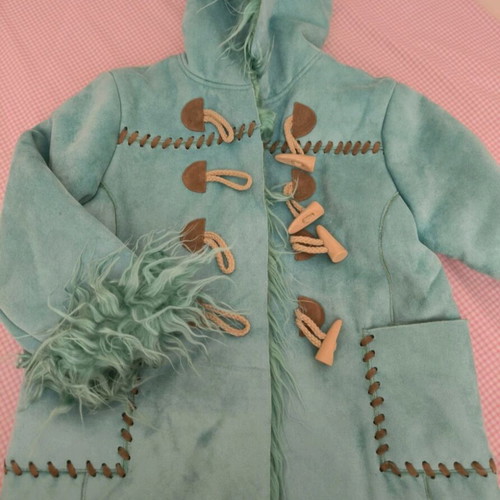 Mouton coat for 5-year-old girl like new, mint color, 110 cm