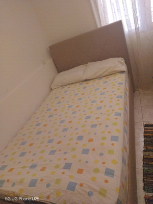 Κρεβάτι ημιδιπλό σαν καινούργιο με αποθηκευτικό χώρο